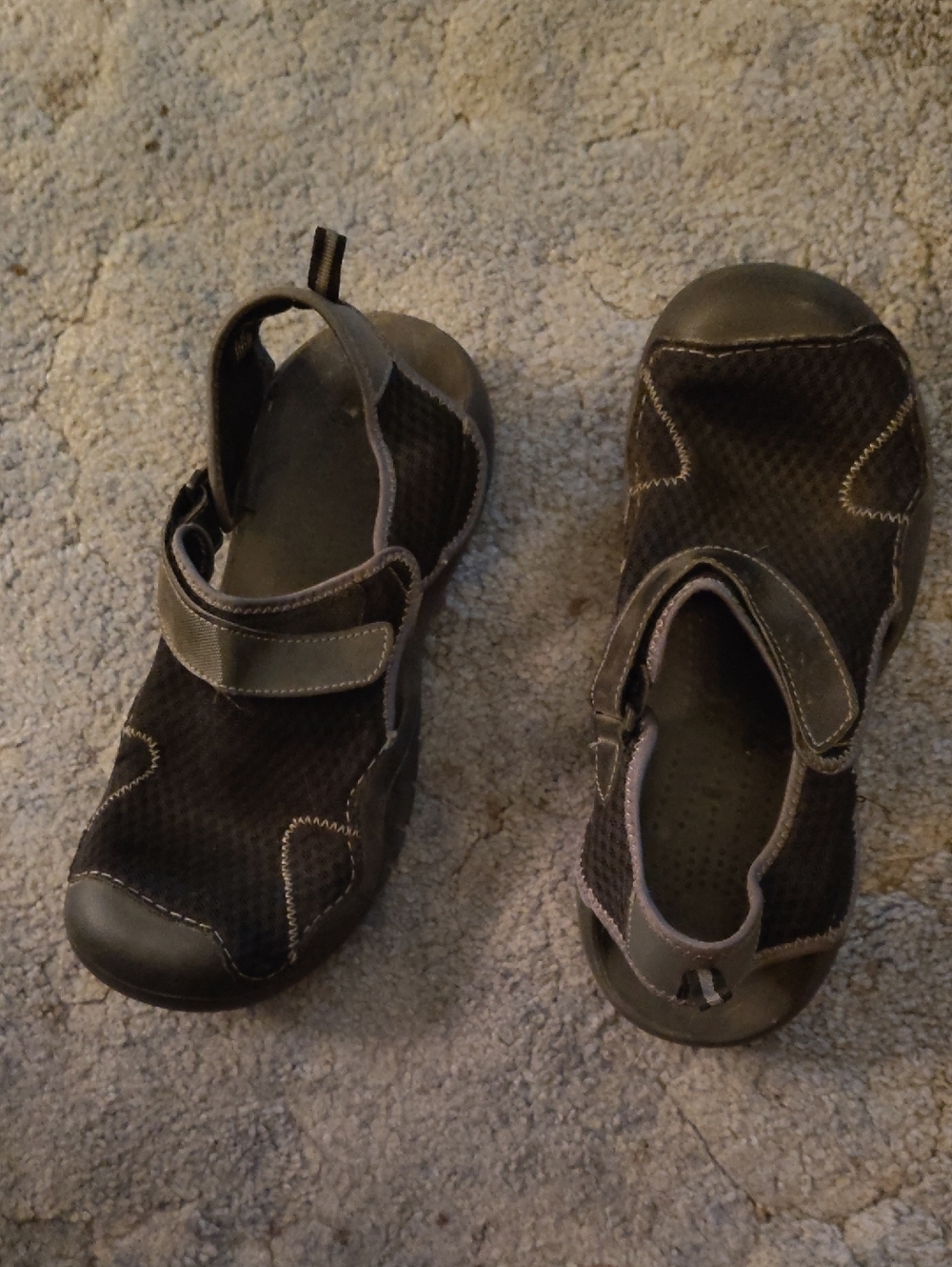 Men's 11 Velcro Slip On Active Sandals in Dark Black/Gray